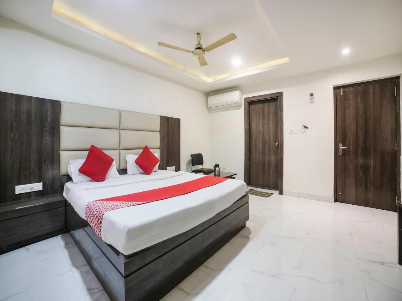 Oyo 10277 Hotel Delux Golden Ajmer Exterior foto